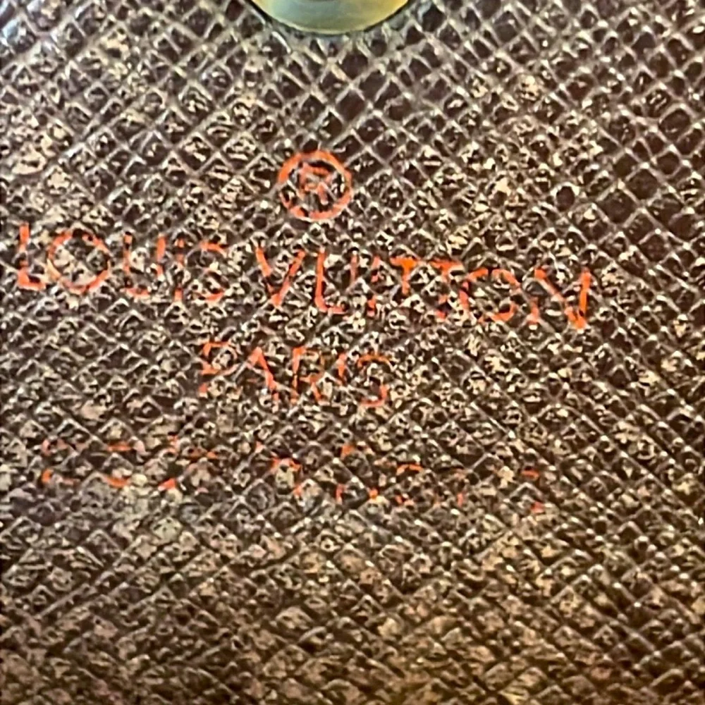 Louis‎ Vuitton Damier Ebene 6 Key Holder - Picture 8 of 12